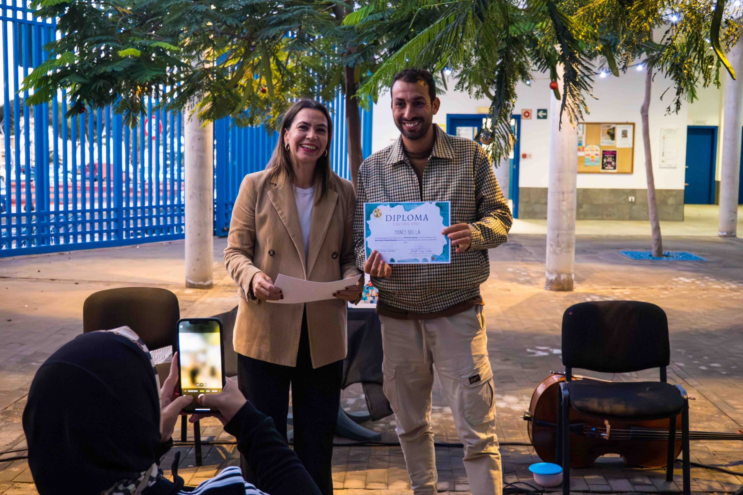 Arrecife clausura el curso de Español para Extranjeros con la entrega de diplomas y una sesión de cuentos inclusivos.