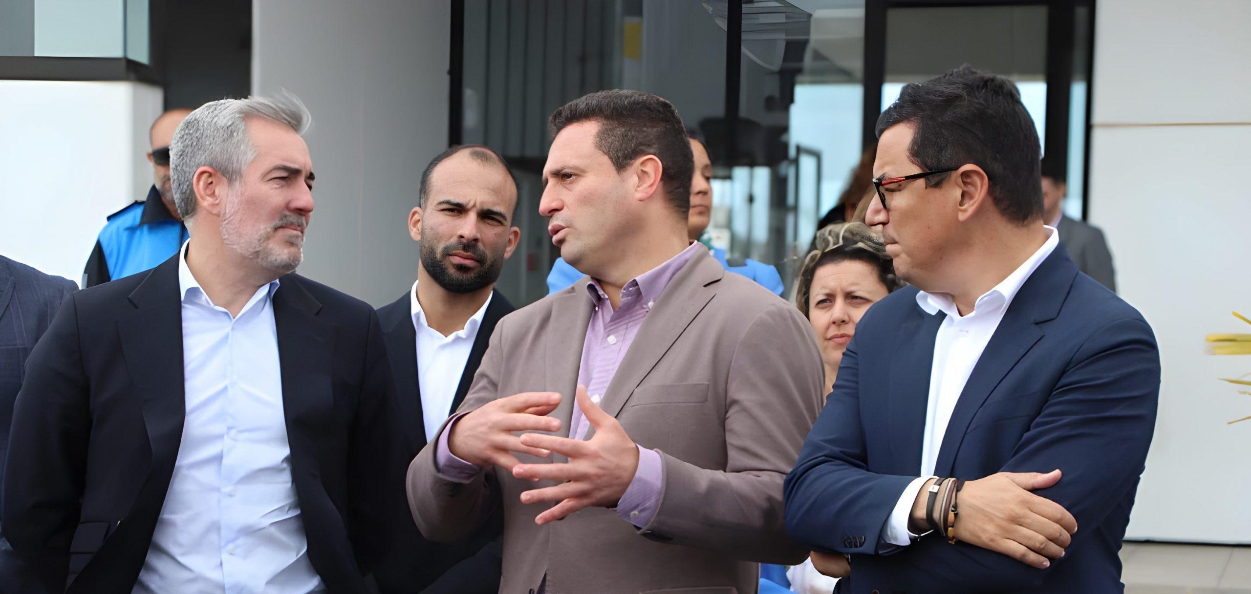 Noda exige al Gobierno canario los servicios portuarios que permitan atraer cruceros a Playa Blanca