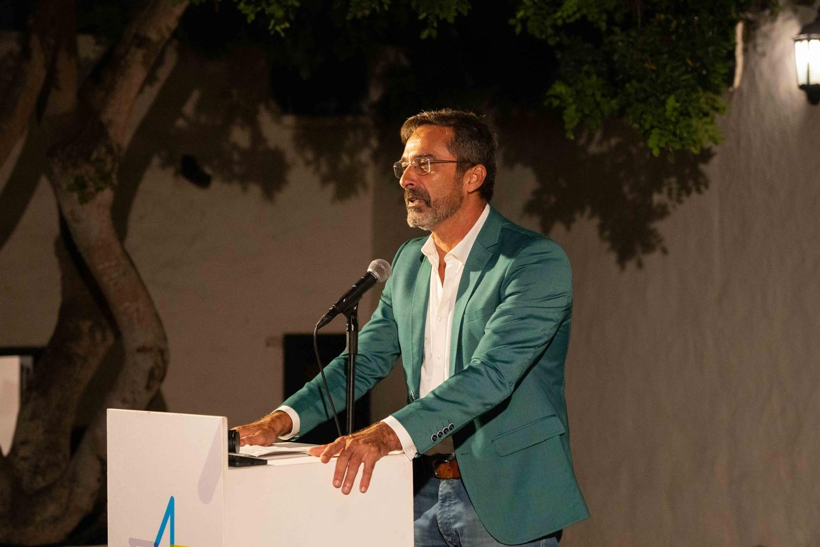 “CRUZ NEGRA, CRUZ BLANCA”, ¡VAYA UNA CRUZ!», Por Pedro San Ginés