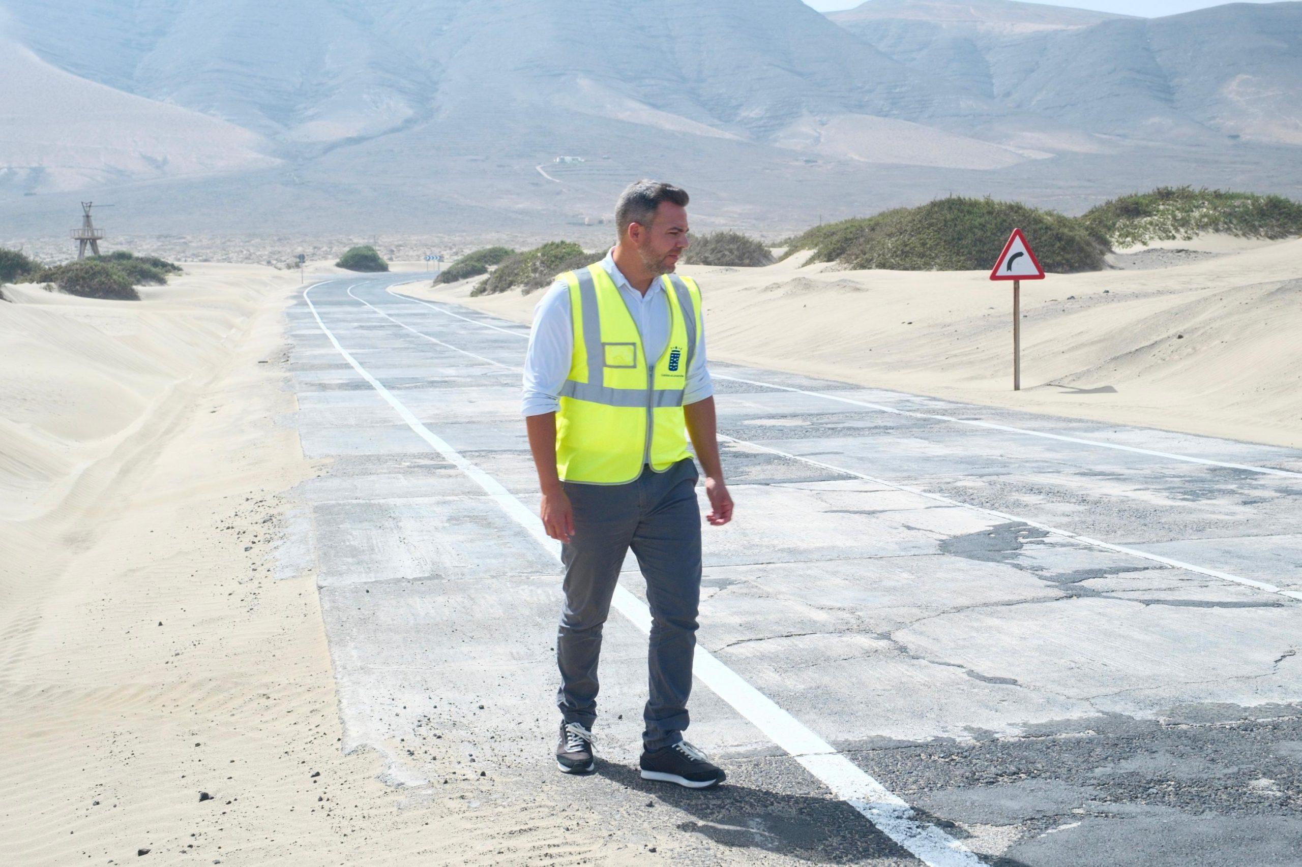 Cierre temporal de la carretera LZ-402 por las obras de rehabilitación integral del firme entre Las Amapolas y Caleta de Famara