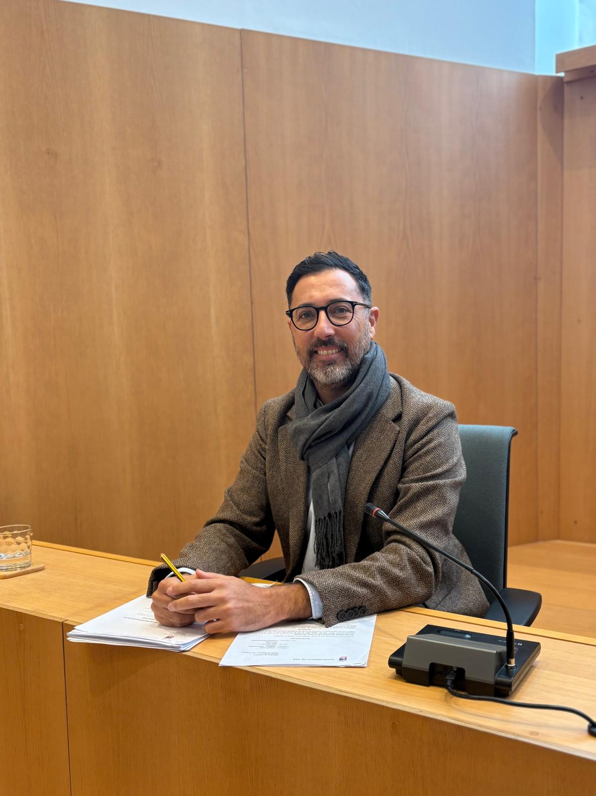 Tías abonará más de 253.000 euros en facturas para regularizar pagos con empresas proveedoras.
