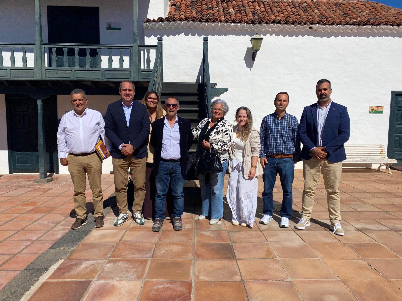 La oposición acusa a Óscar Noda de dar la espalda a los mayores de Yaiza